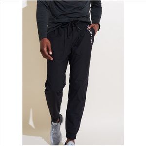 Lululemon men’s Peloton License to Train pants. XL